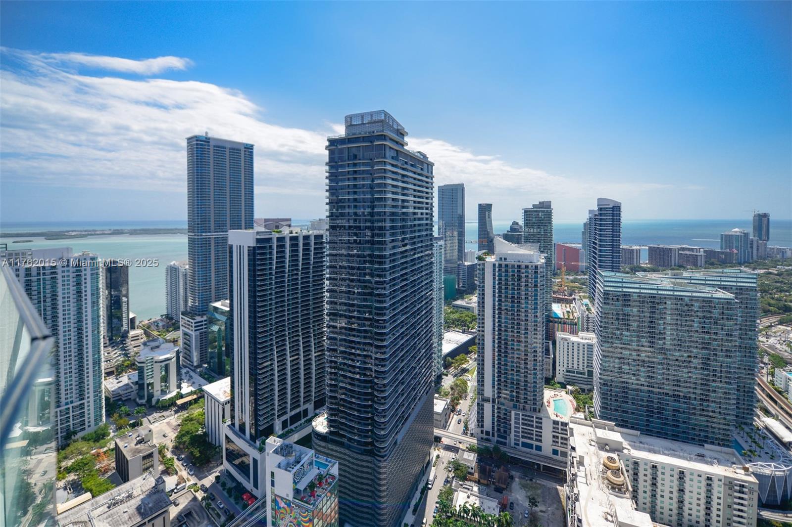 45 SW 9th St # 1107, Miami FL 33130