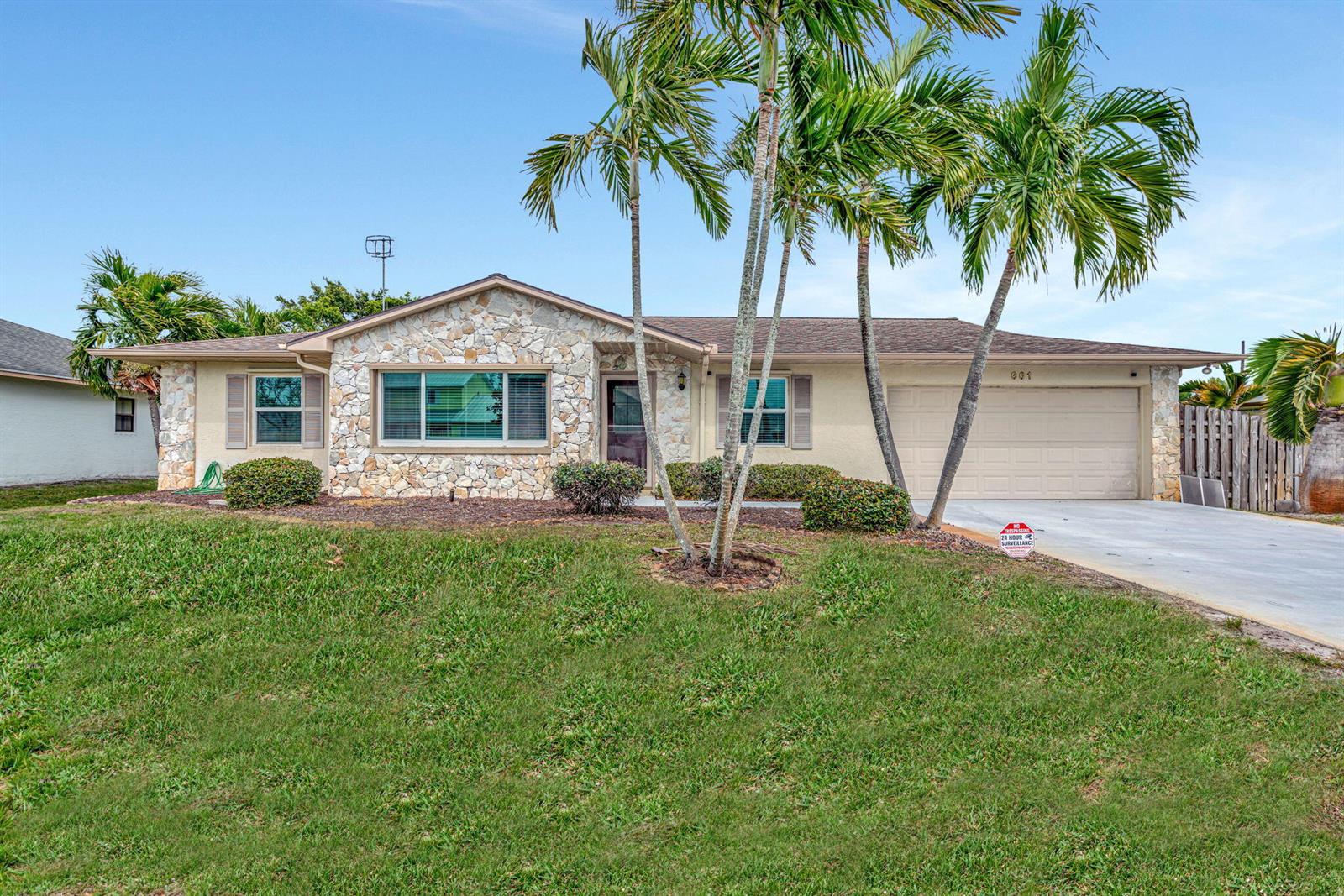 661 SE Crescent Avenue, Port St. Lucie FL 34984
