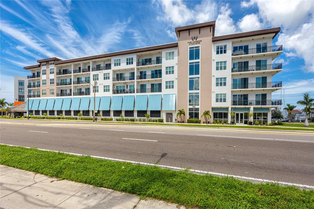 300 150TH AVENUE UNIT 305