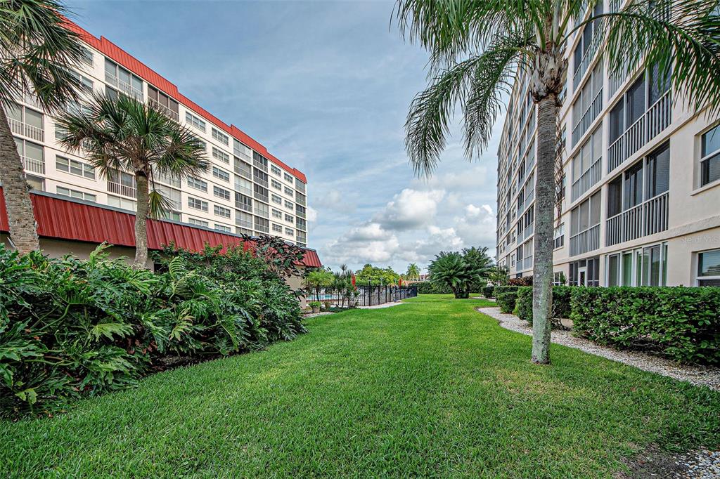 232 SAINT AUGUSTINE AVENUE UNIT 404, VENICE, FL — photo 3 of 30