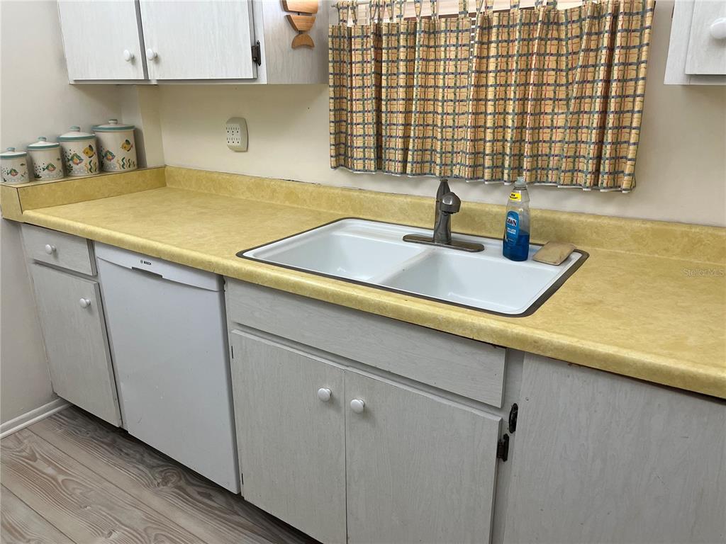 232 SAINT AUGUSTINE AVENUE UNIT 404, VENICE, FL — photo 5 of 30