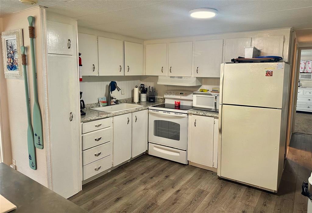 11157 102ND WAY UNIT 213, LARGO, FL — photo 5 of 17