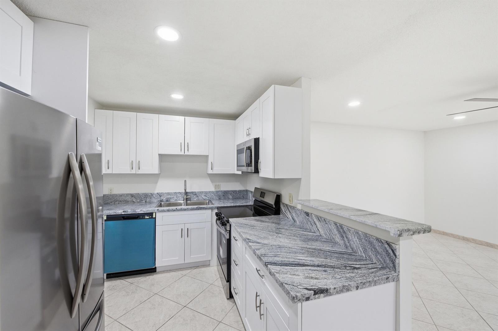 28 Seville 'b', Delray Beach FL 33446