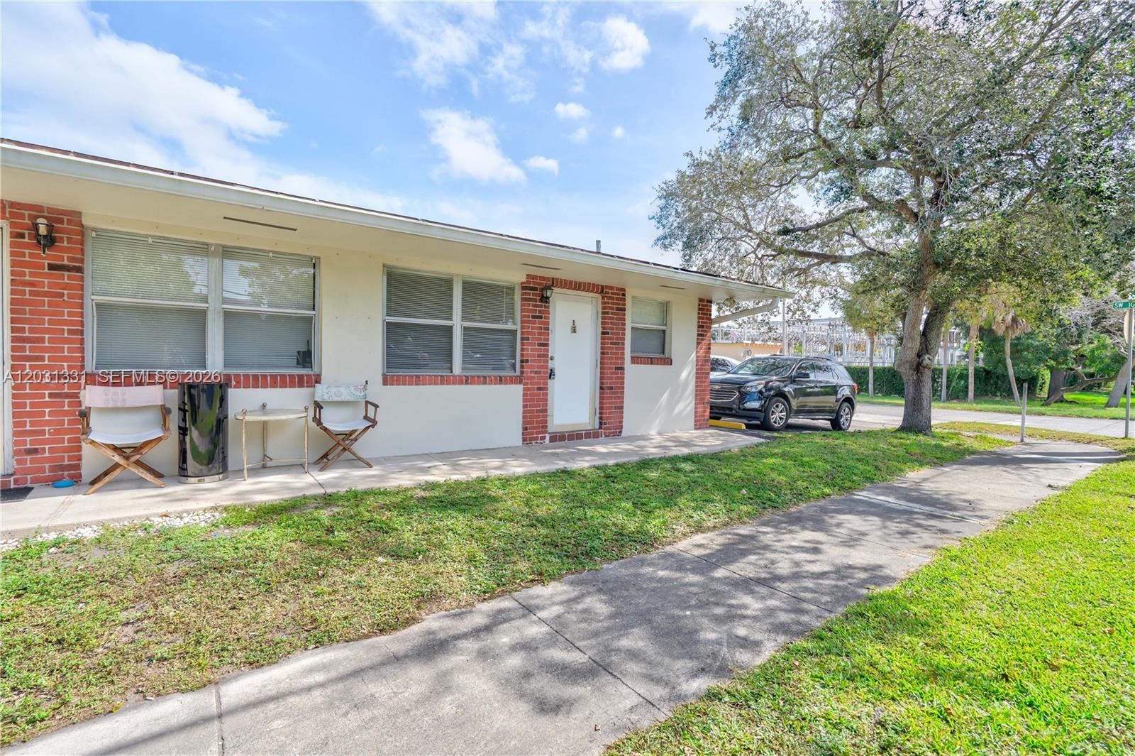 856 SW 10th St # 1, Hallandale Beach FL 33009