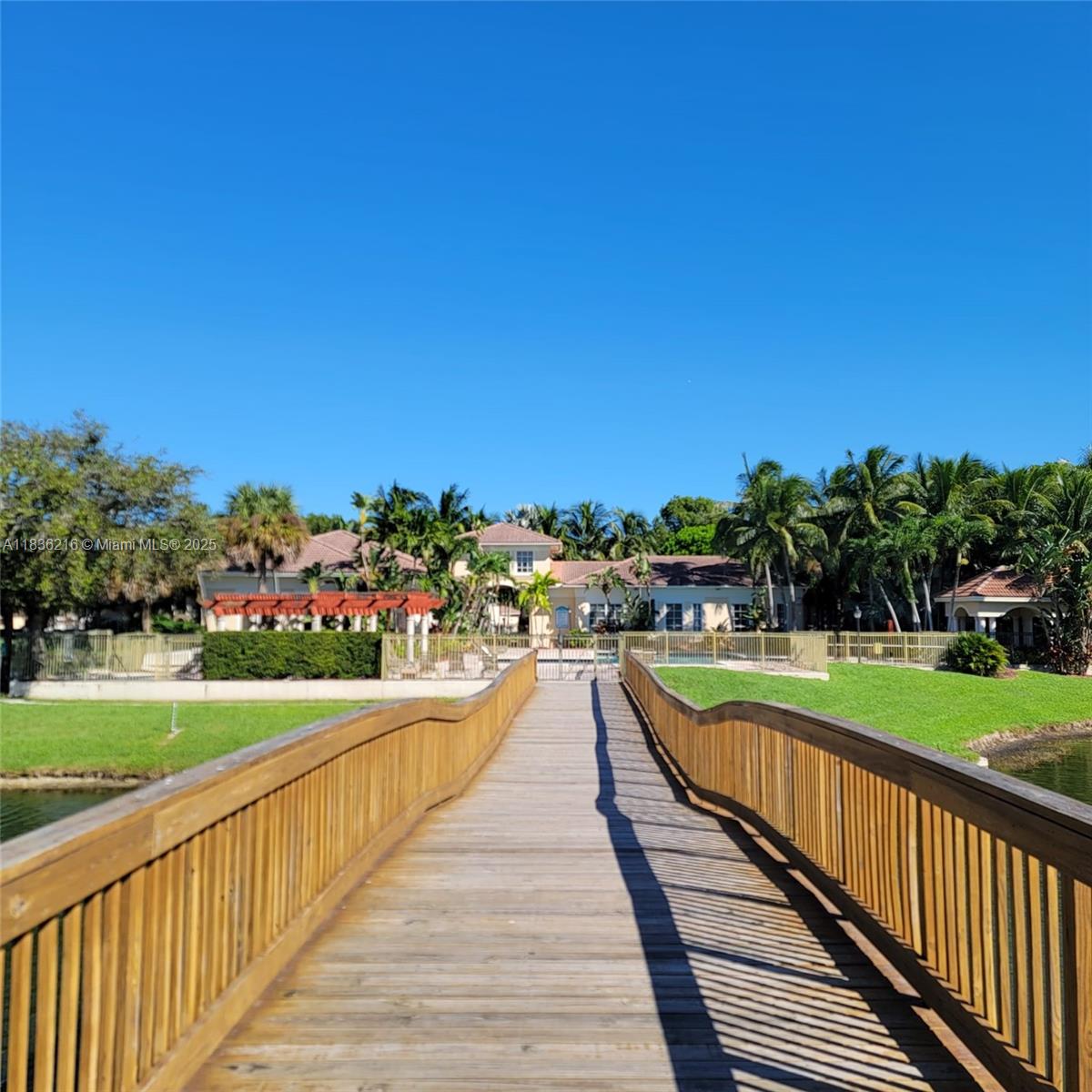 2564 Centergate Dr # 204, Miramar FL 33025