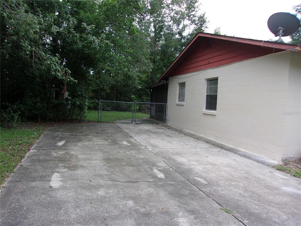 5700 NE 6TH PLACE, OCALA, FL — photo 5 of 29