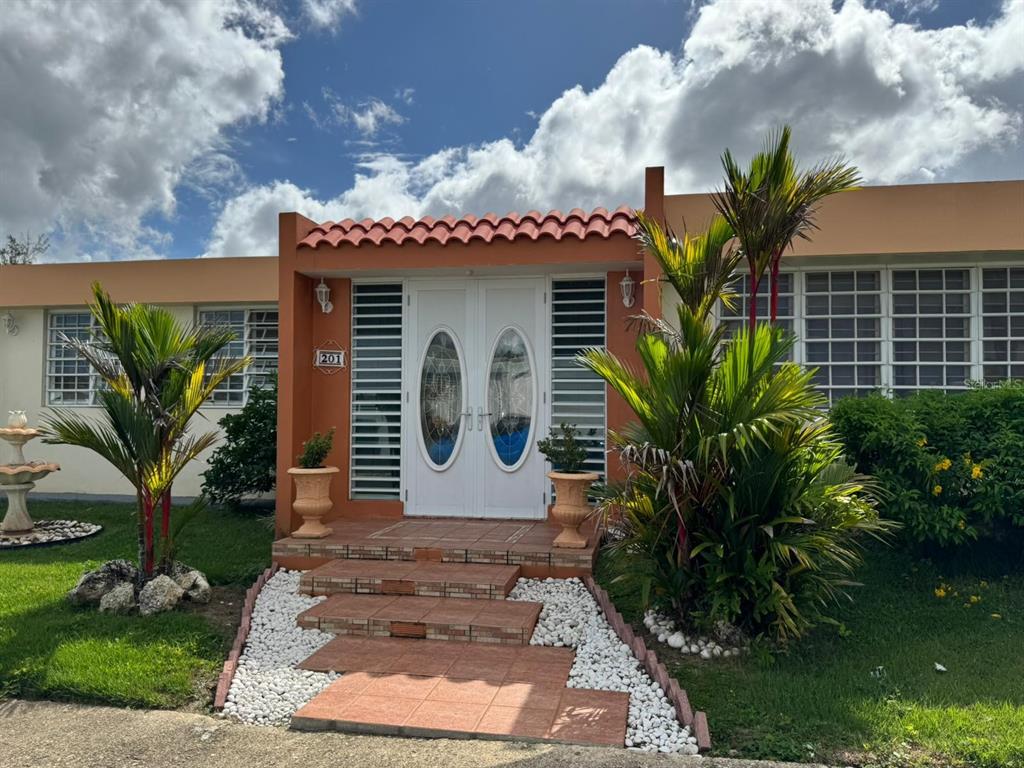 201 CALLE ZEUS. URBANIZACION MANATI CHALETS UNIT 3