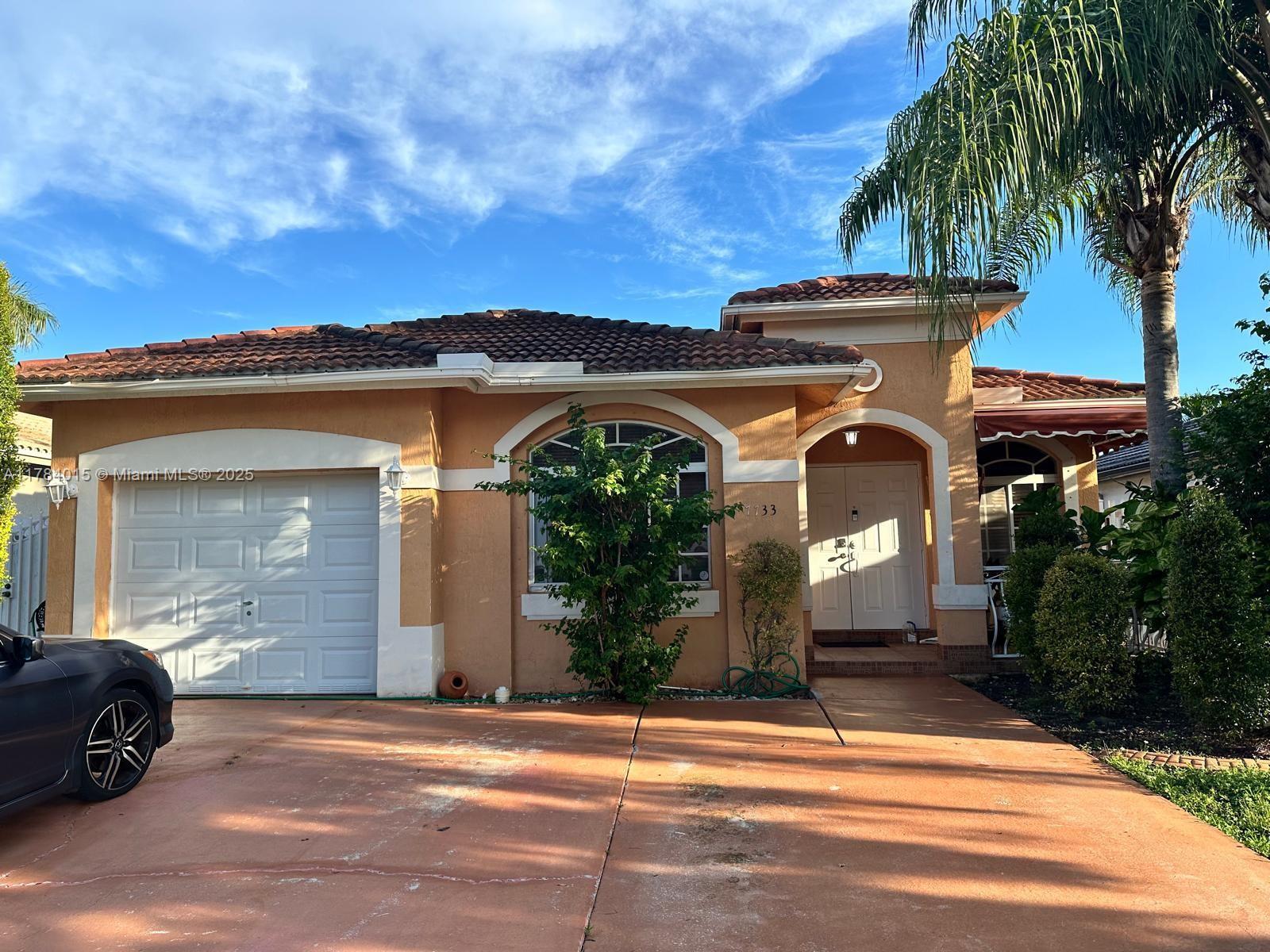7733 NW 200th St, Hialeah FL 33015