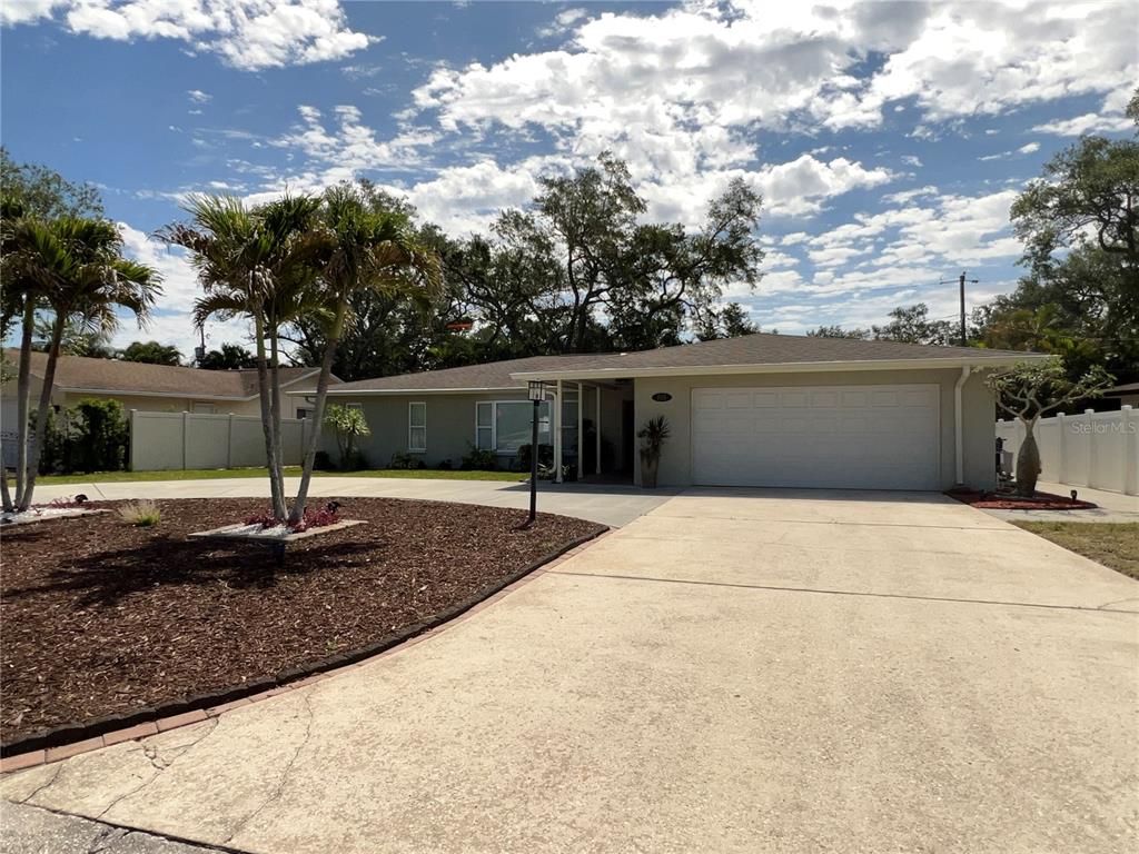 855 FOUNTAINHEAD DRIVE, LARGO, FL — photo 3 of 30