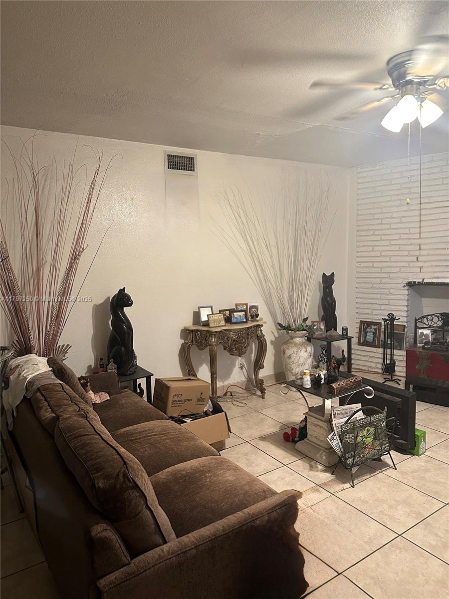 199 NW 30th Ter, Fort Lauderdale FL 33311