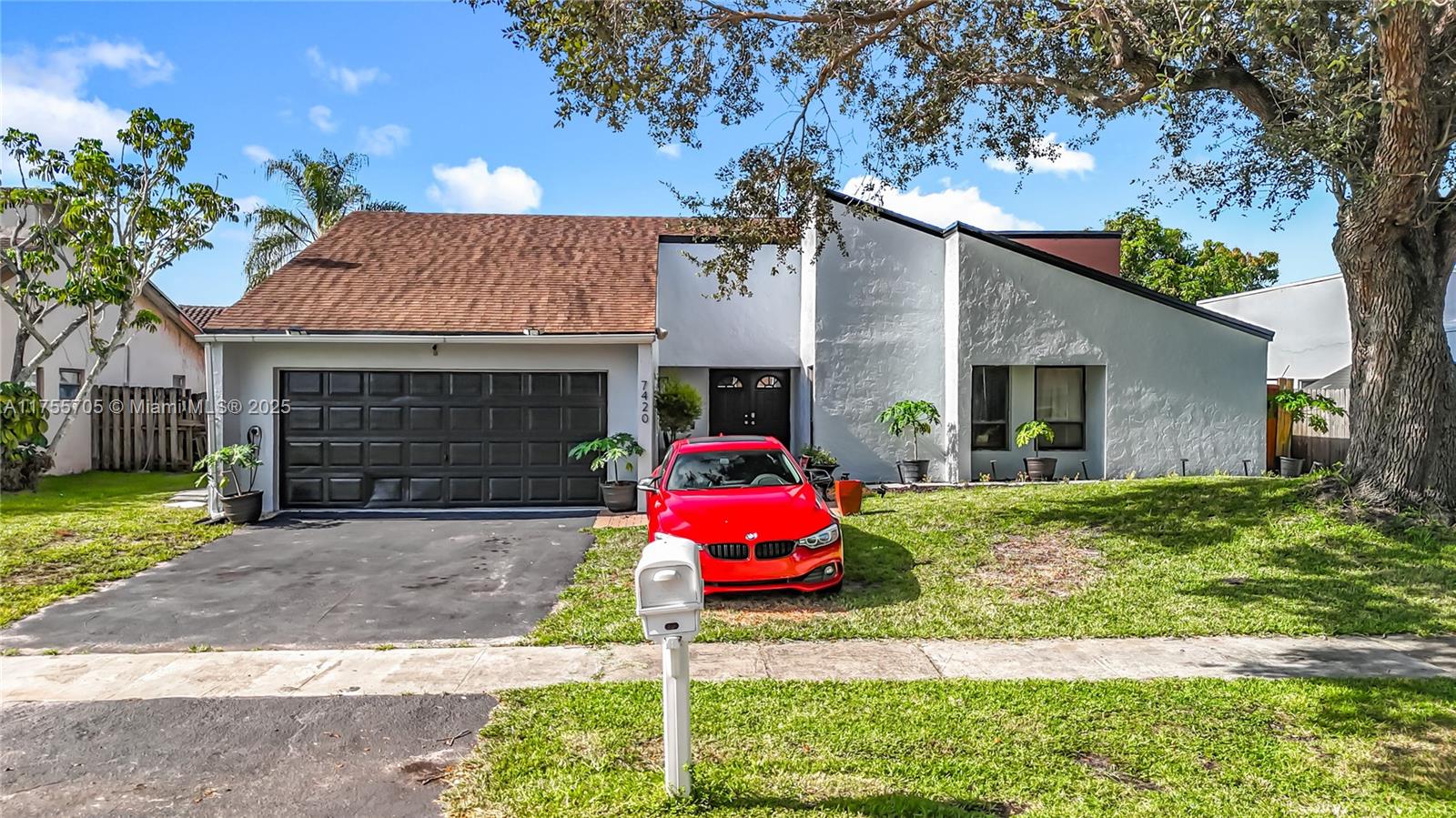 7420 NW 35th Ct, Lauderhill FL 33319