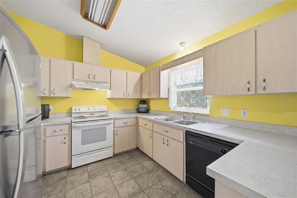 34067 EILER BOULEVARD, WEBSTER, FL — photo 4 of 17