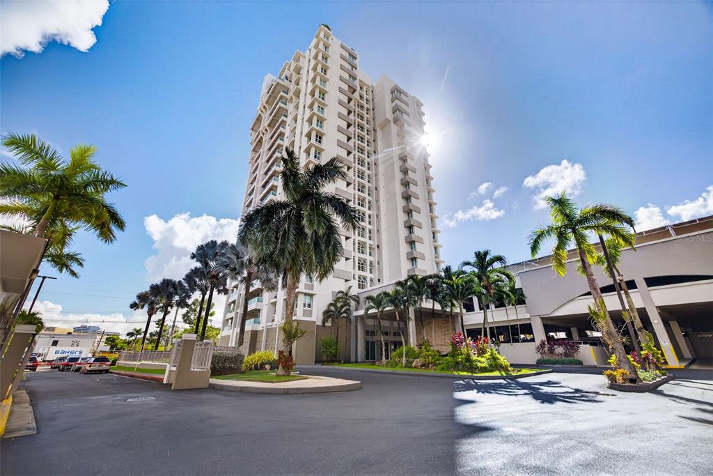 592 AVE. TTE CESAR LUIS GONZALEZ UNIT 411