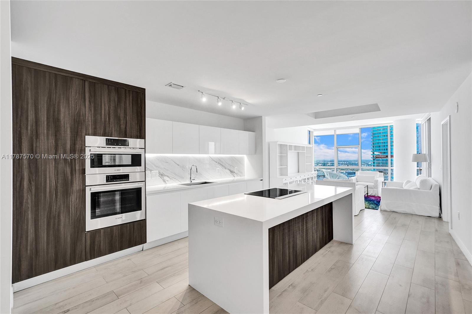 851 NE 1st Ave # 4502, Miami FL 33132