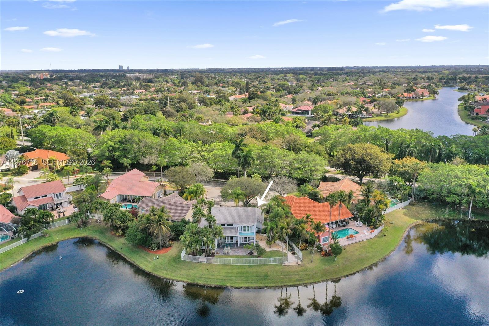 1078 Laguna Springs Dr, Weston FL 33326
