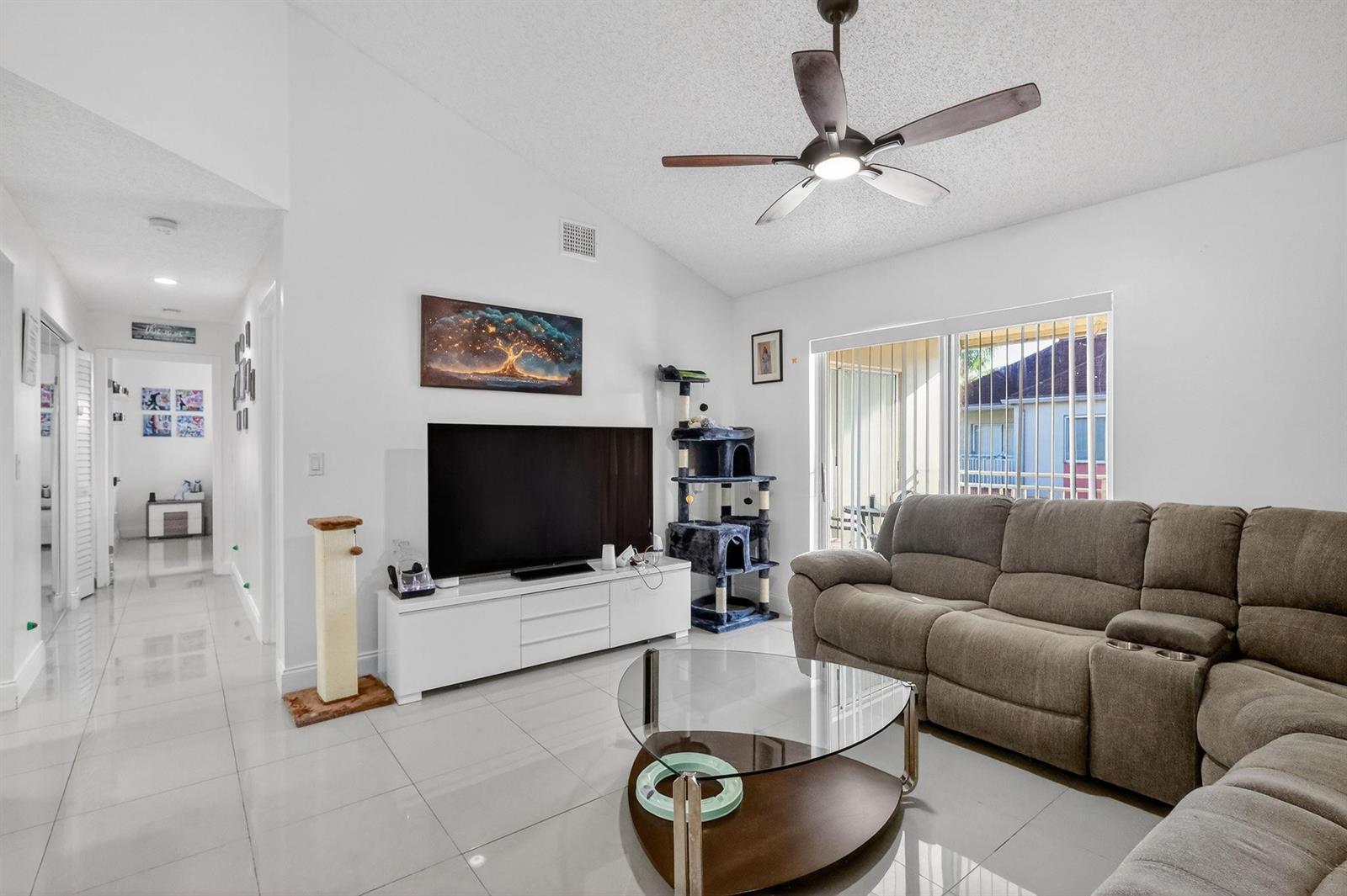 18840 NW 57th Avenue # 302, Hialeah FL 33015