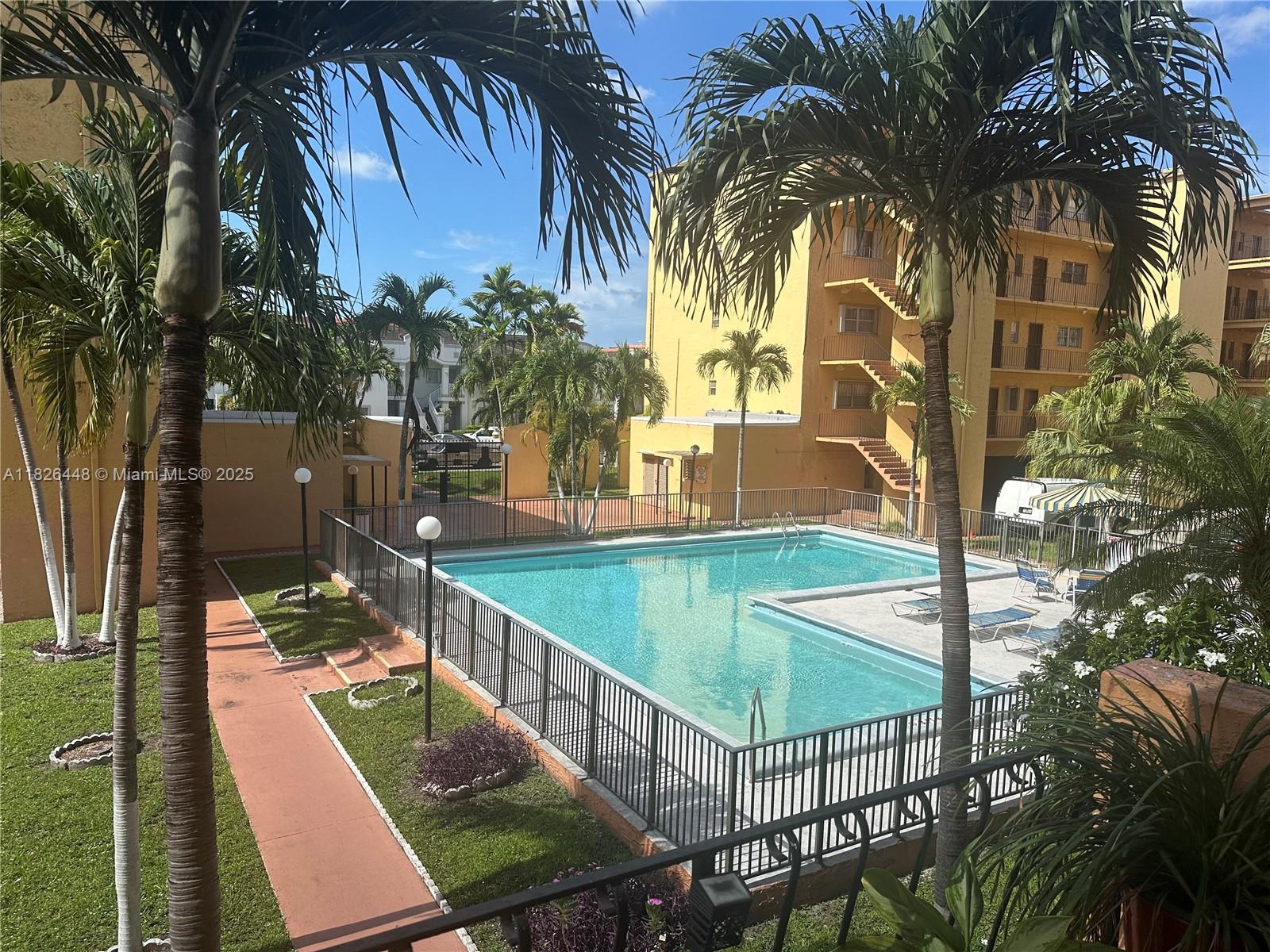 1900 W 54th St # 113, Hialeah FL 33012