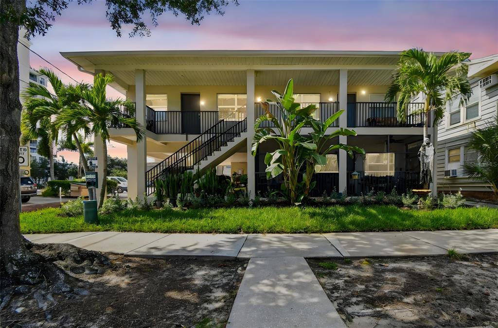 210 6TH AVENUE N UNIT 9