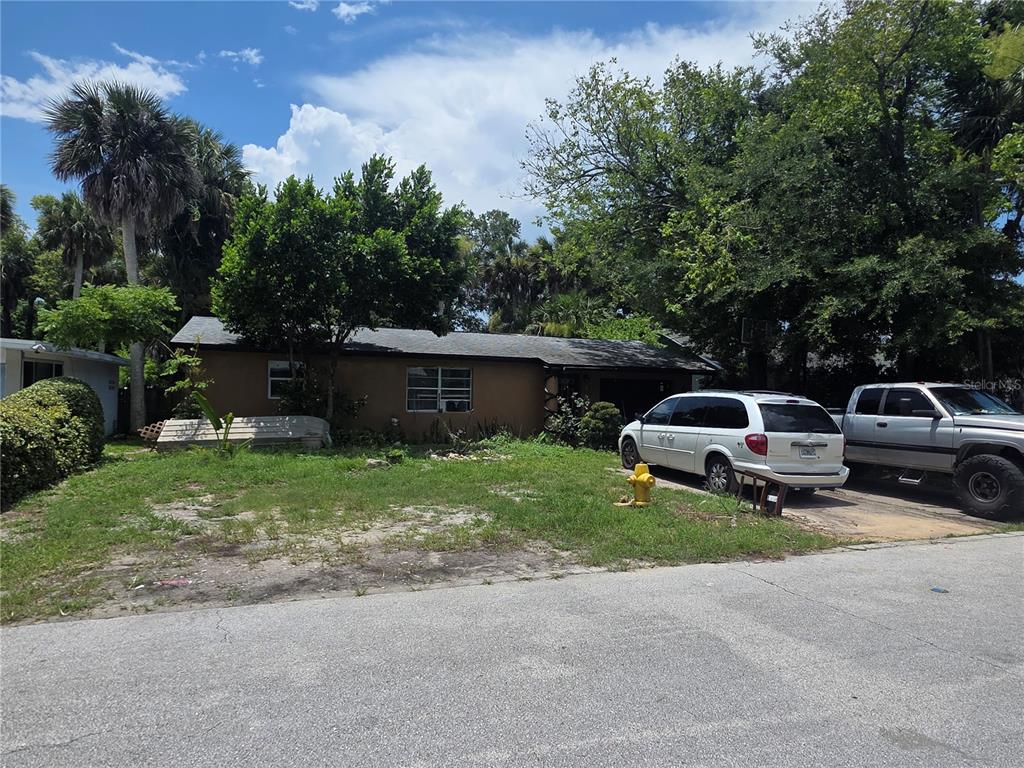 625 AURORA STREET