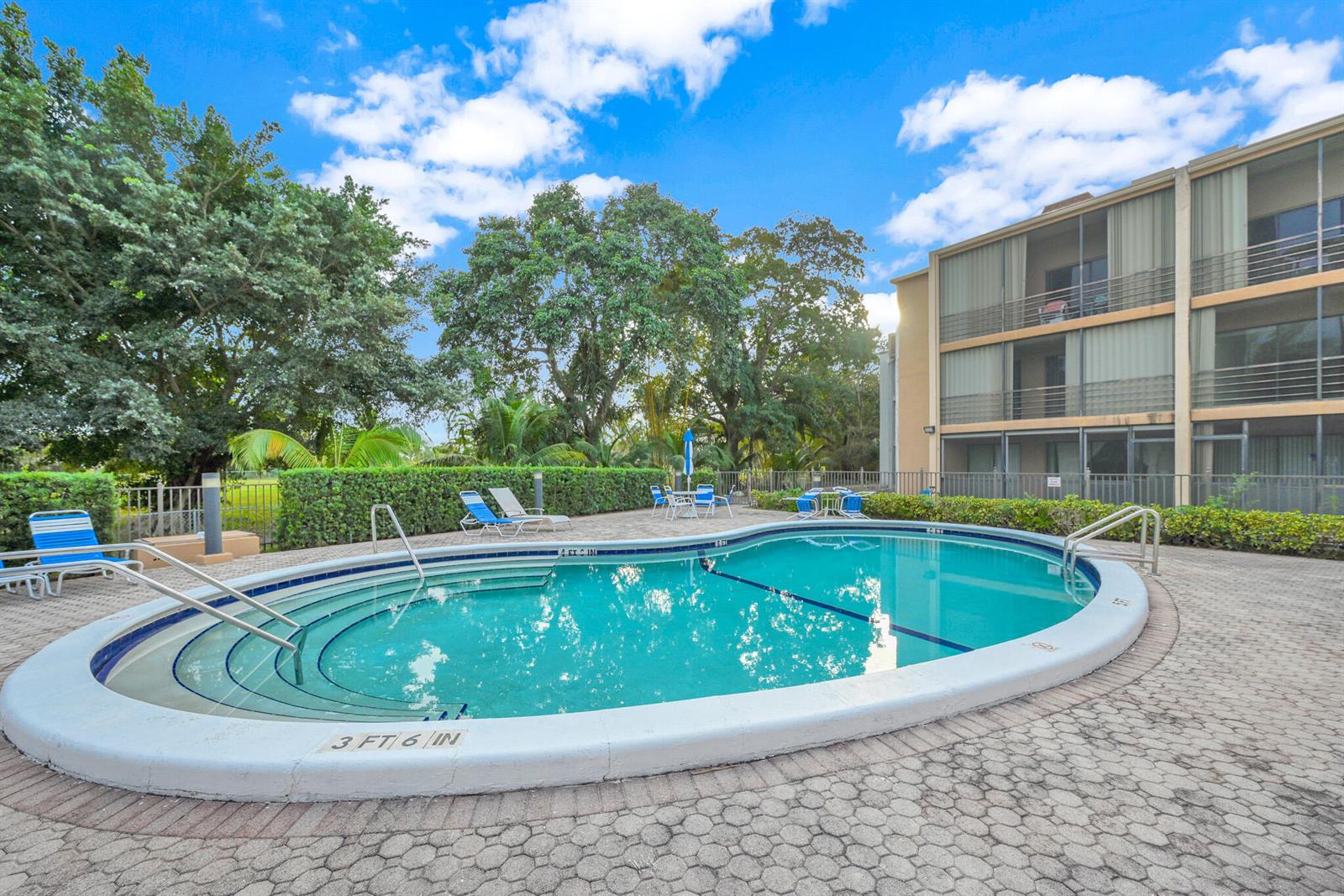 3800 N Hills Drive # 315, Hollywood FL 33021
