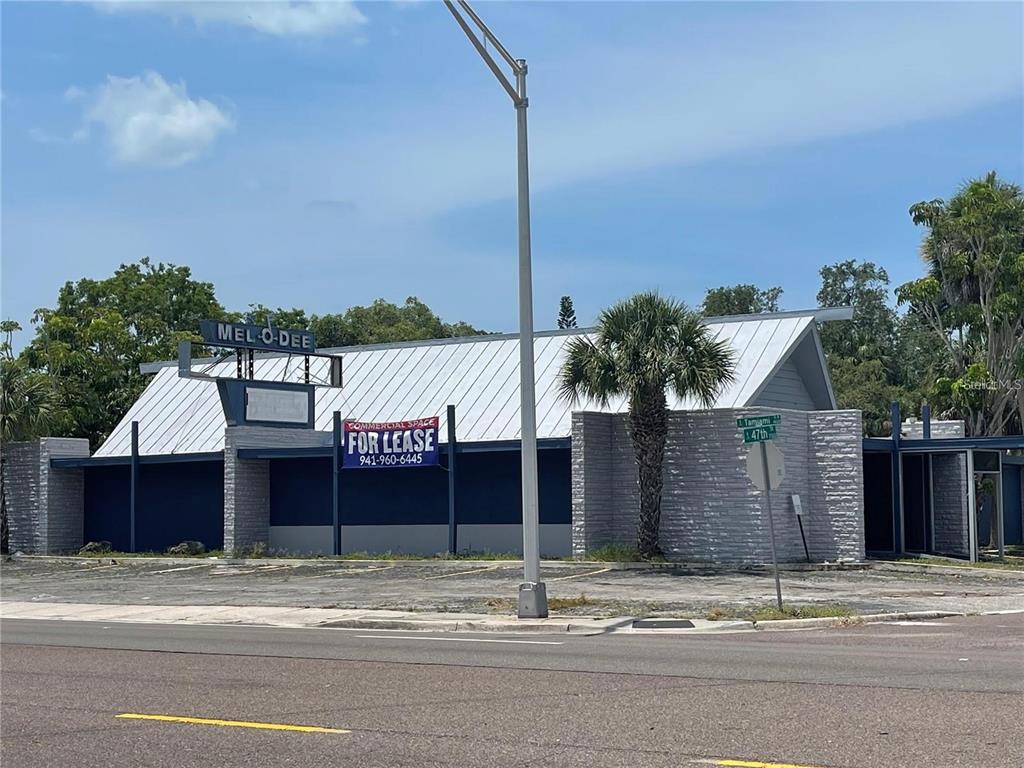 4685 N TAMIAMI TRAIL