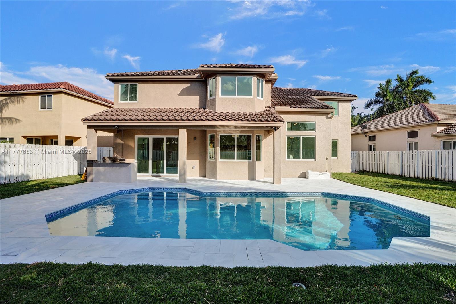 852 Heritage Dr, Weston FL 33326