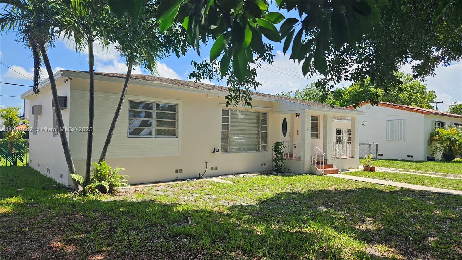 130 W 60th St, Hialeah FL 33012