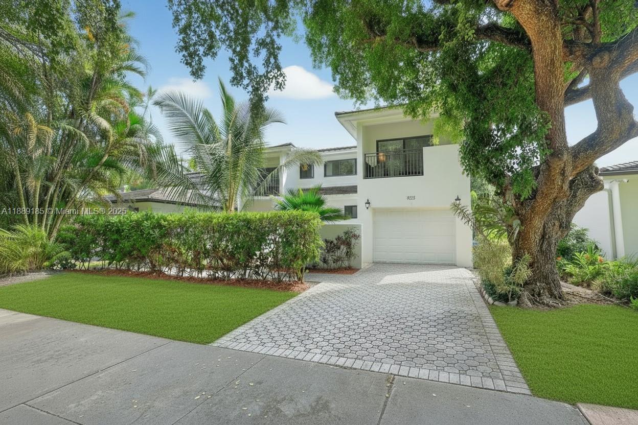 6345 Maynada St, Coral Gables FL 33146