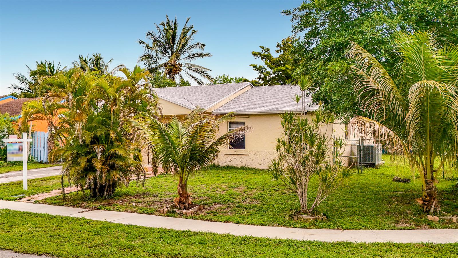 311 SW 79th Terrace, North Lauderdale FL 33068