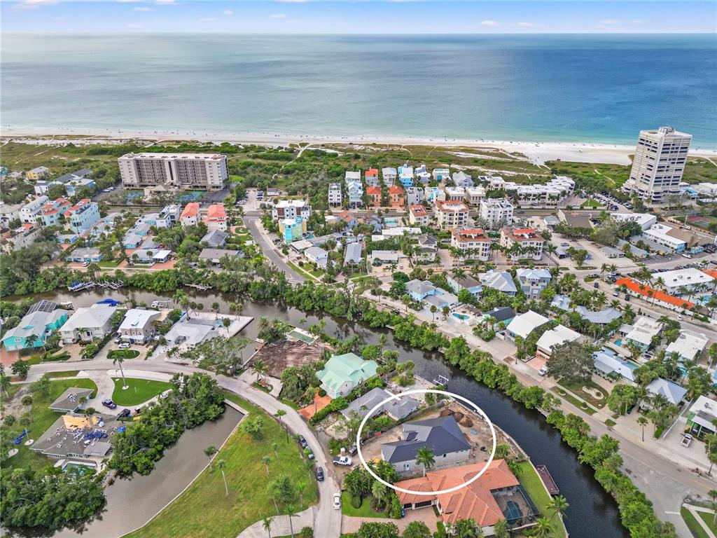 276 ISLAND CIRCLE, SARASOTA, FL — photo 4 of 30