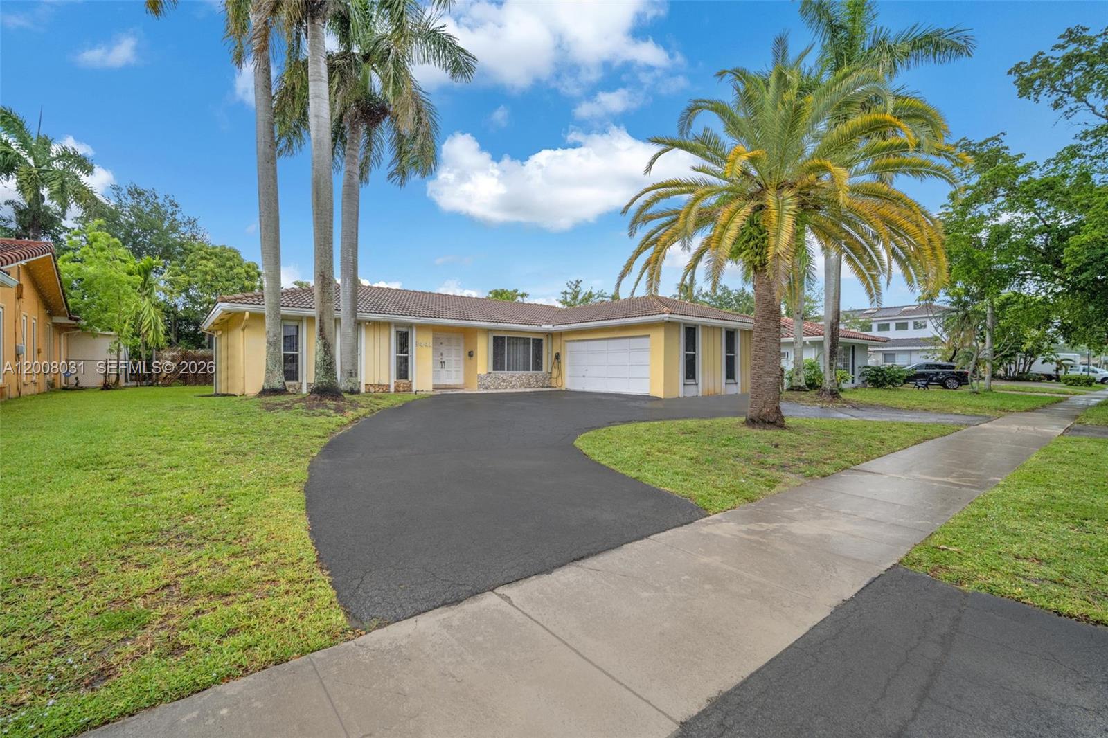 3441 N Hills Dr # 00, Hollywood FL 33021