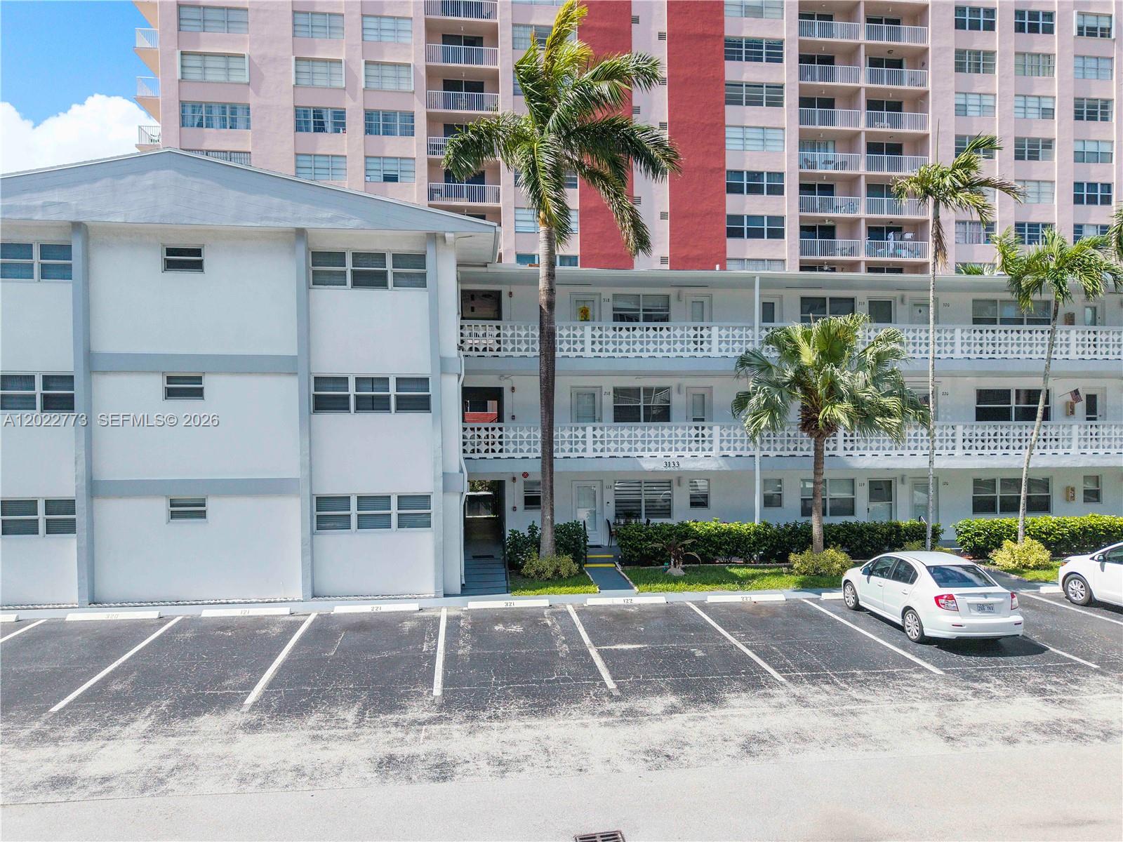 3133 S Ocean Dr # 318, Hallandale Beach FL 33009