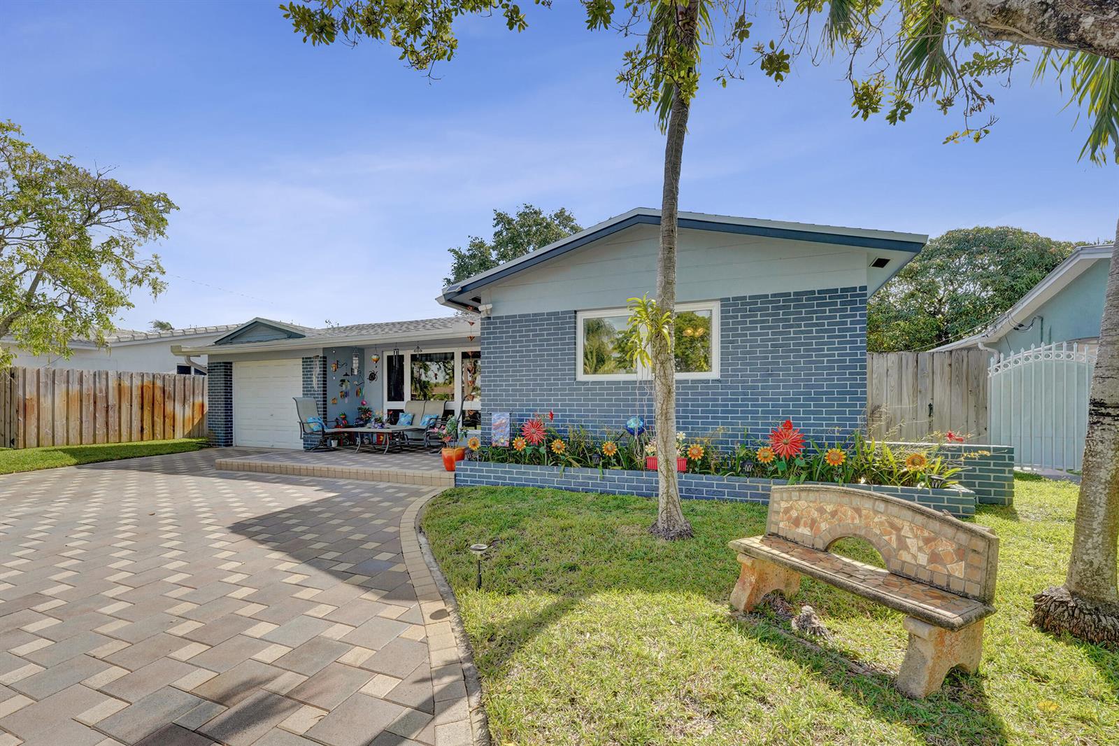 1921 N 49th Avenue, Hollywood FL 33021