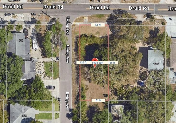 This is an aerial map view of a residential neighborhood block — 1001 DRUID ROAD E, CLEARWATER, FL
