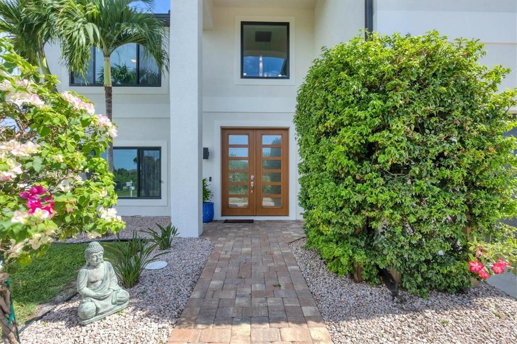 15530 AQUA CIRCLE, PORT CHARLOTTE, FL — photo 2 of 30