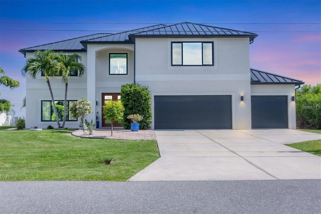 15530 AQUA CIRCLE, PORT CHARLOTTE, FL — photo 3 of 30