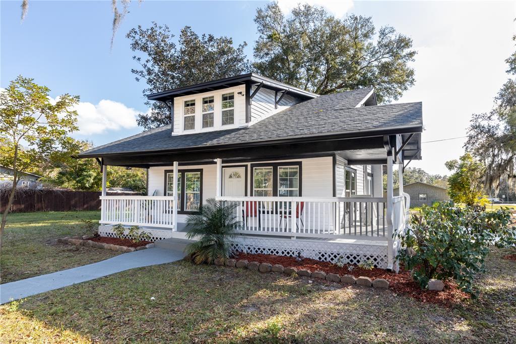 1102 E VOORHIS AVENUE