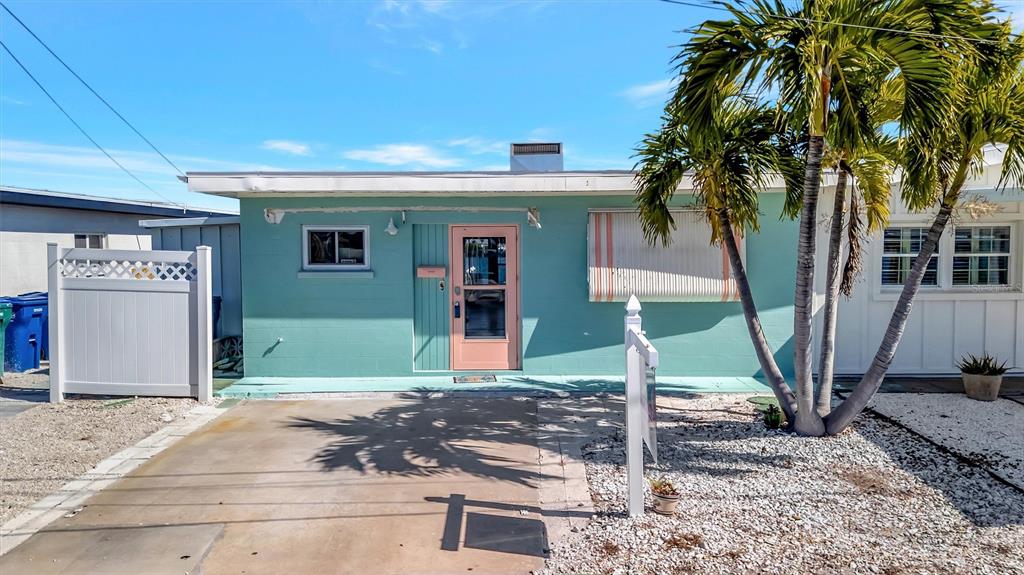 23 SEASIDE COURT