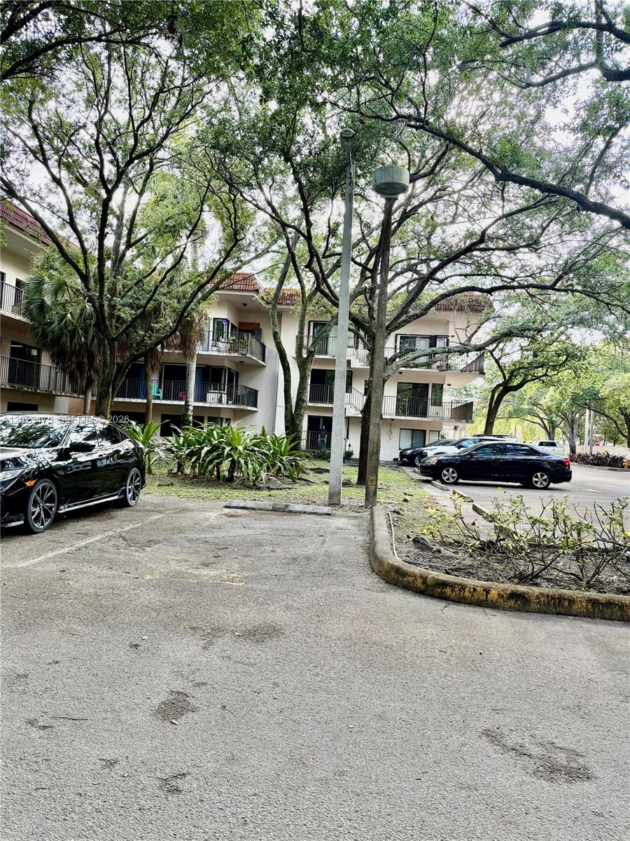 4725 SW 62nd Ave # 104, Davie FL 33314