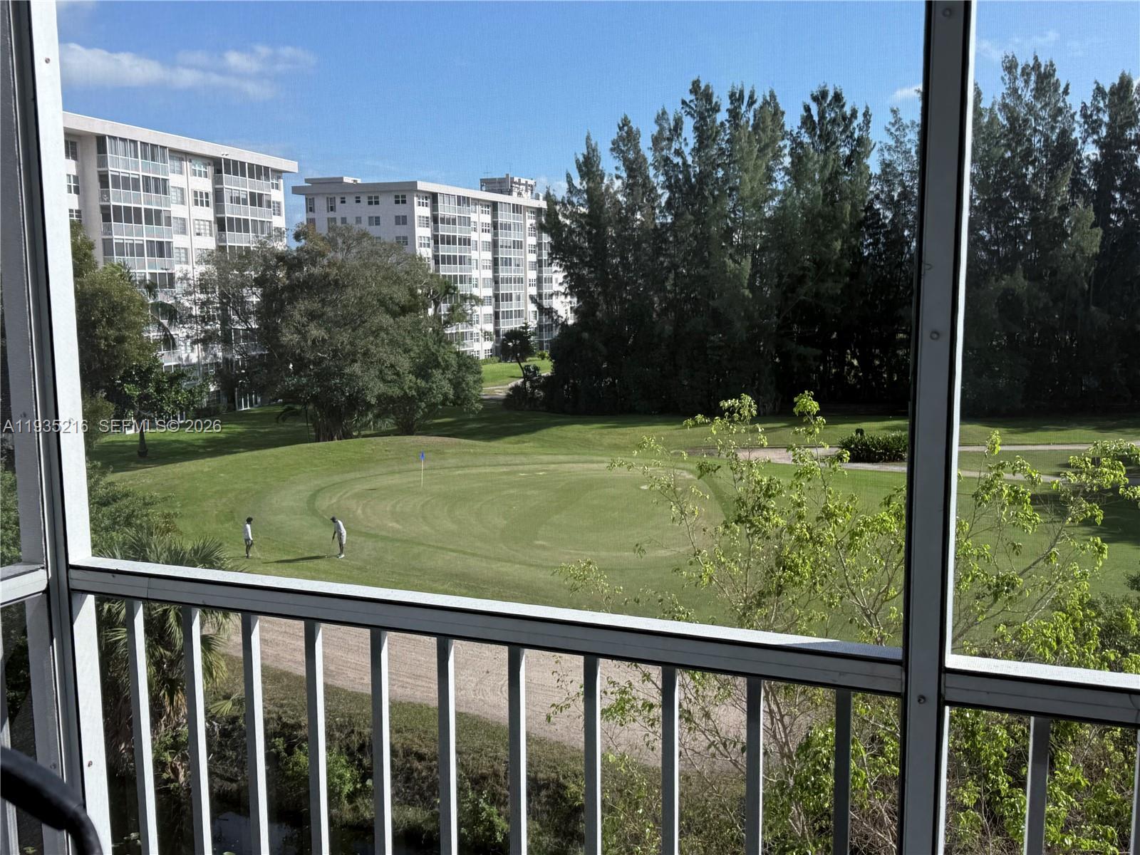 3250 N Palm Aire Dr # 508, Pompano Beach FL 33069