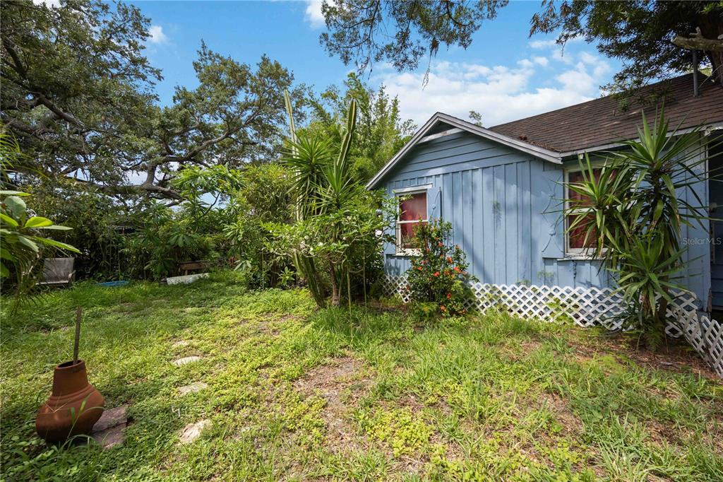 2126 OLENTARY STREET, SARASOTA, FL — photo 3 of 8