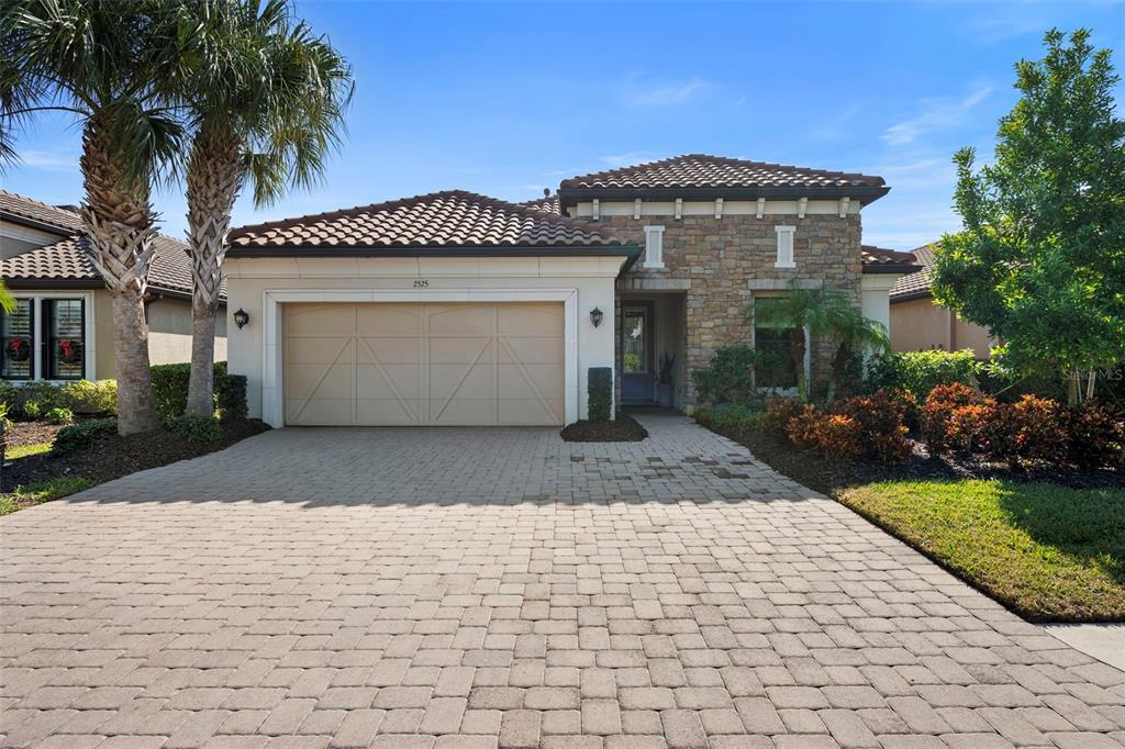 2525 VACCARO DRIVE