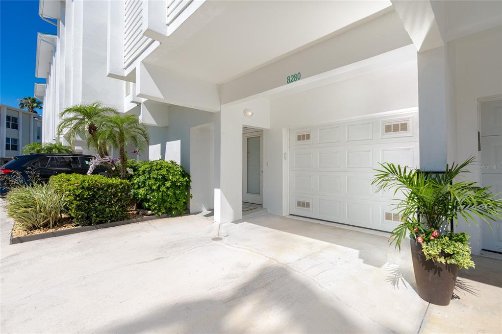 8280 HARBORSIDE CIRCLE, ENGLEWOOD, FL — photo 2 of 30