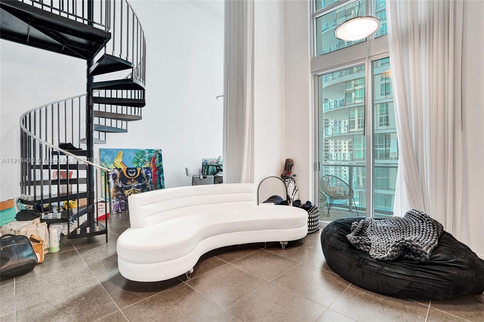 300 S Biscayne Blvd # 1206, Miami FL 33131