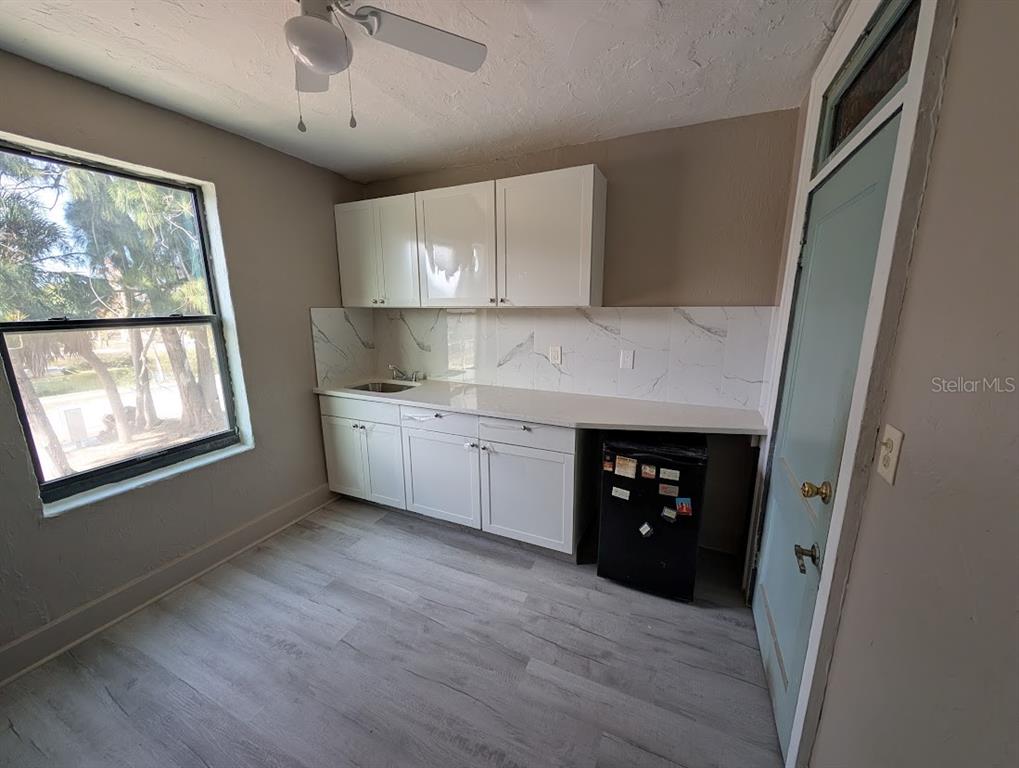 401 COLONIA LANE E UNIT 8