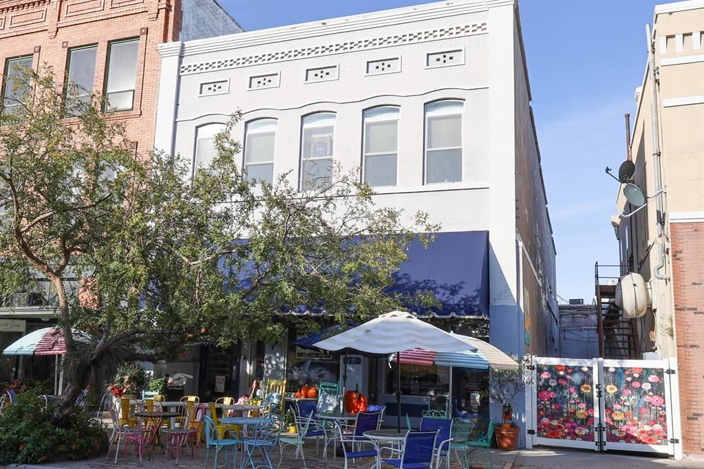 135 S CENTRAL AVENUE