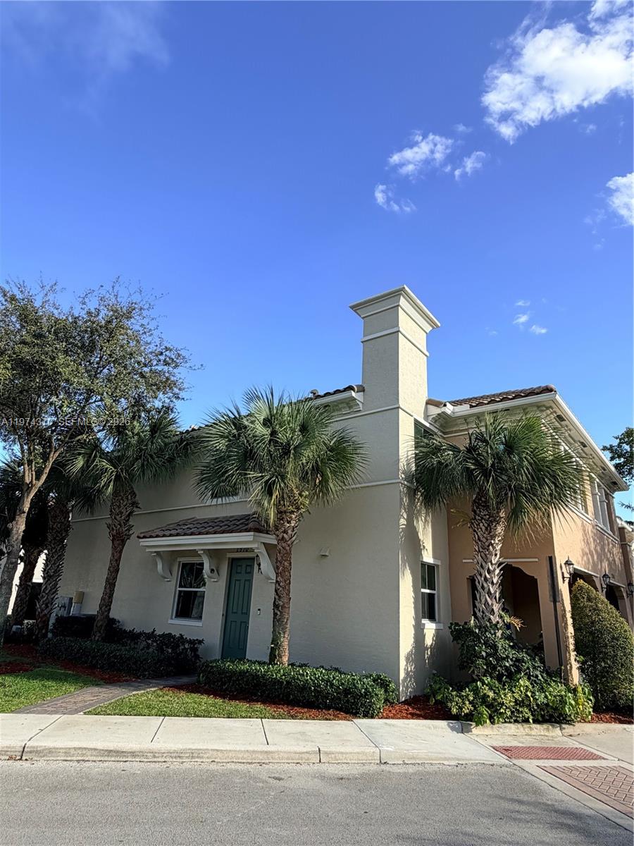 2970 N St John Dr, Cooper City FL 33024