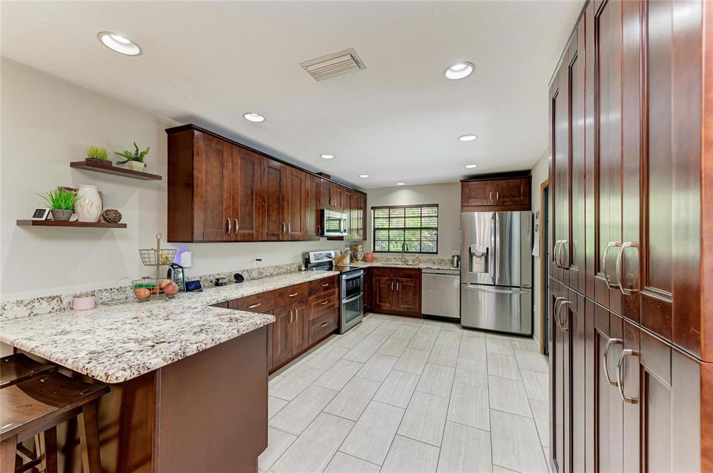 4609 44TH AVENUE E, BRADENTON, FL — photo 4 of 30