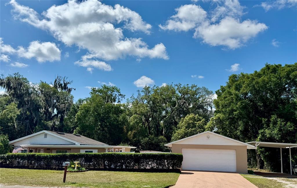 910 W FRENCH AVENUE