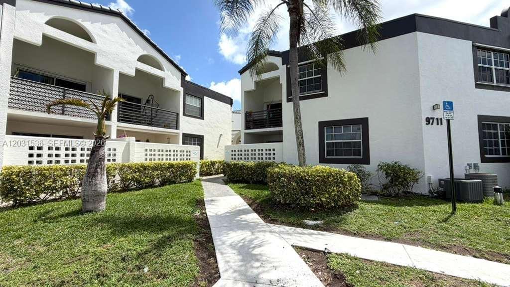 9711 Fontainebleau Blvd # D105, Miami FL 33172